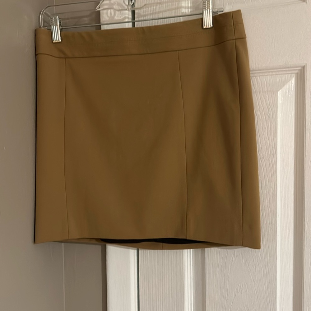 NWT Express dark khaki/tan mini skirt, back zip, machine washable size 6